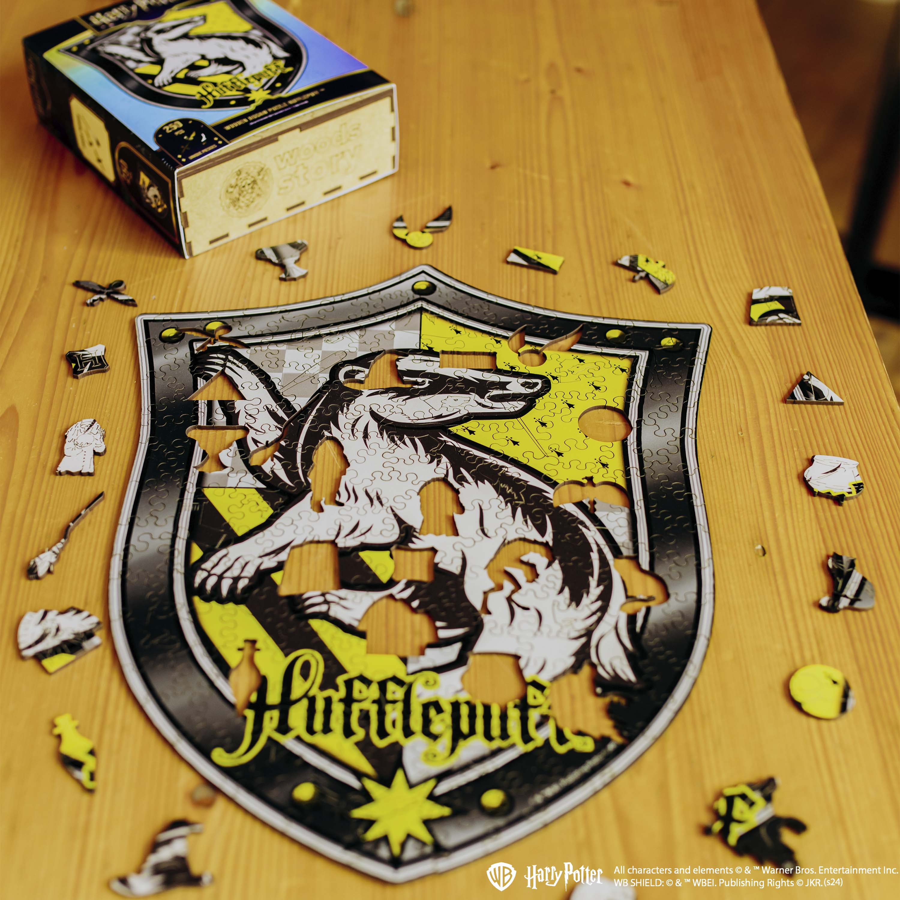 Wooden jigsaw puzzle Harry Potter Hufflepuff™