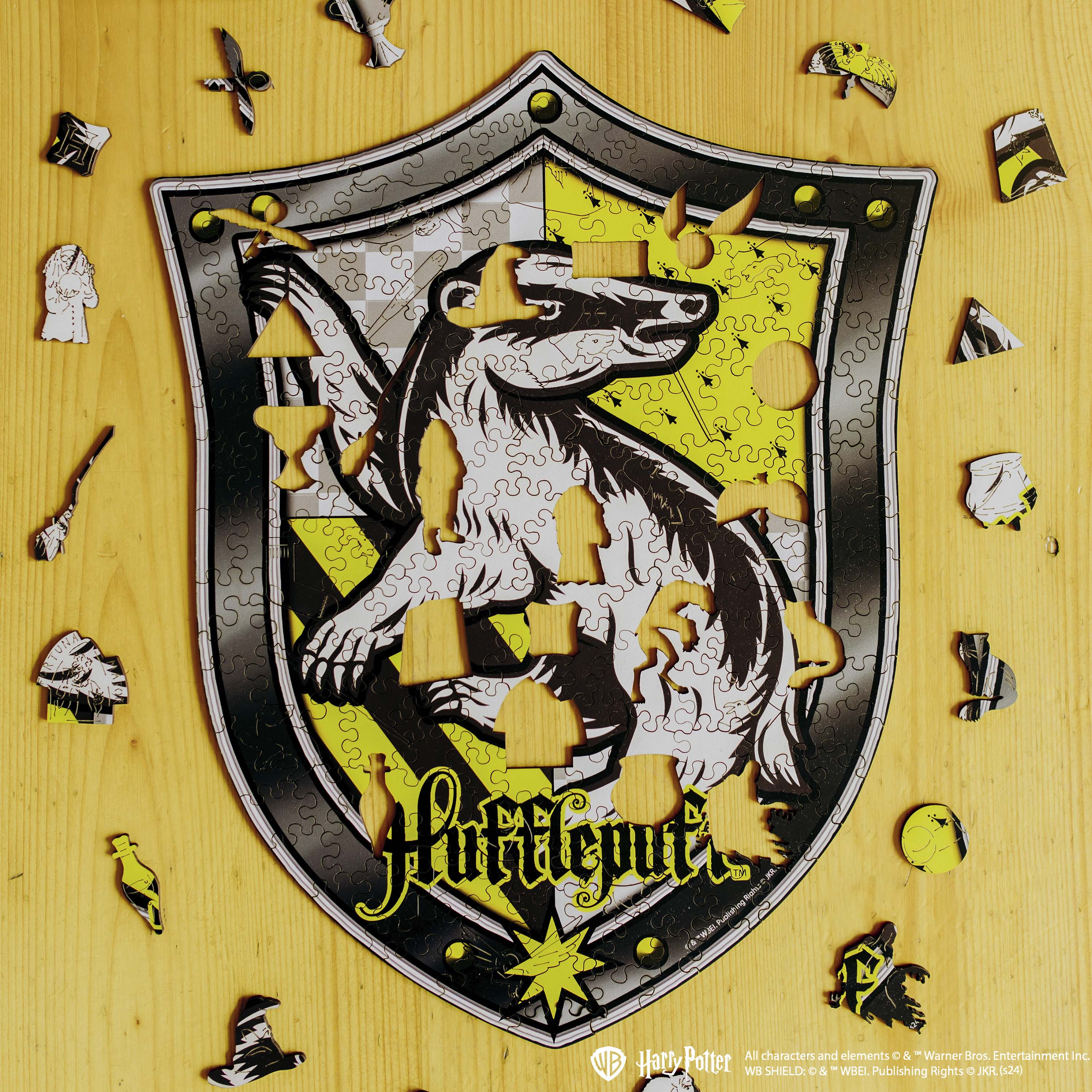 Wooden jigsaw puzzle Harry Potter Hufflepuff™