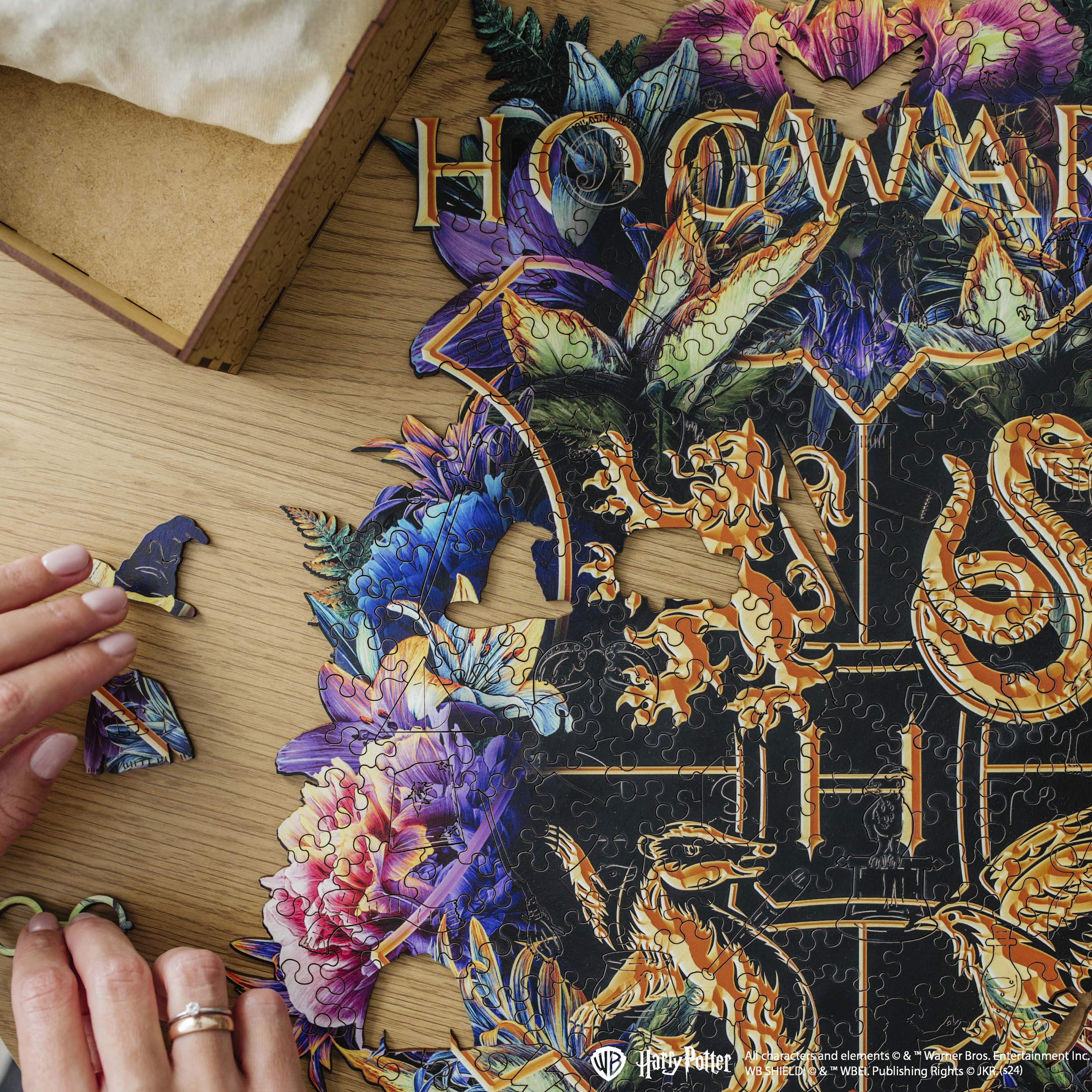 Wooden jigsaw classic puzzle Harry Potter Hogwarts™ (Neonly)