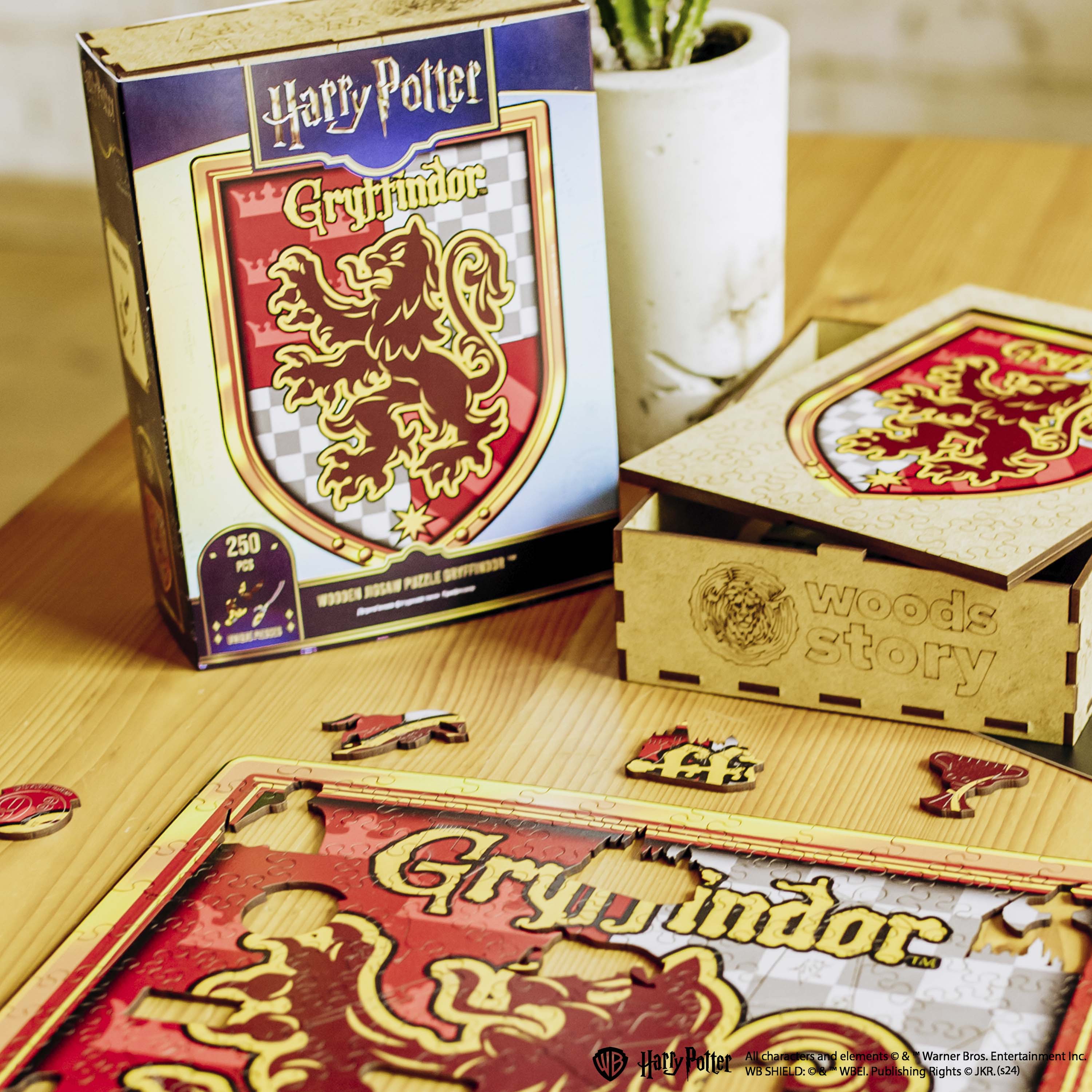 Wooden jigsaw puzzle Harry Potter Gryffindor™