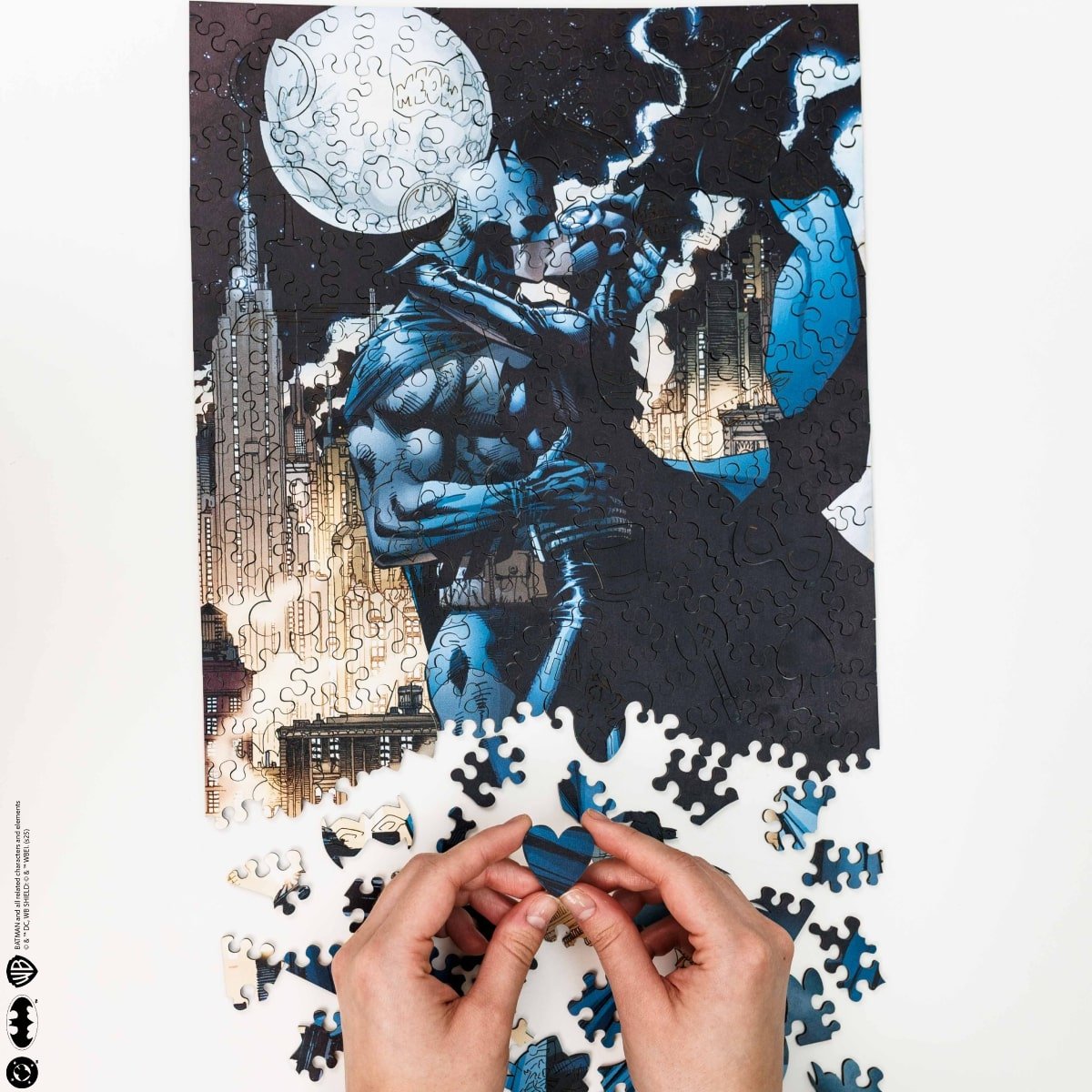 Figured Wooden Puzzle Batman™ - Batman & Catwoman - Woods Story