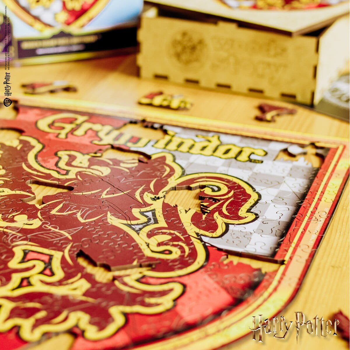 Wooden jigsaw puzzle Harry Potter Gryffindor™ - Woods Story