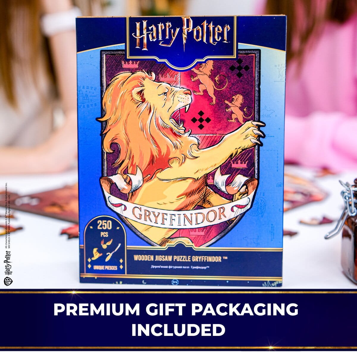 Wooden jigsaw puzzle Harry Potter Gryffindor™ Crest - Woods Story