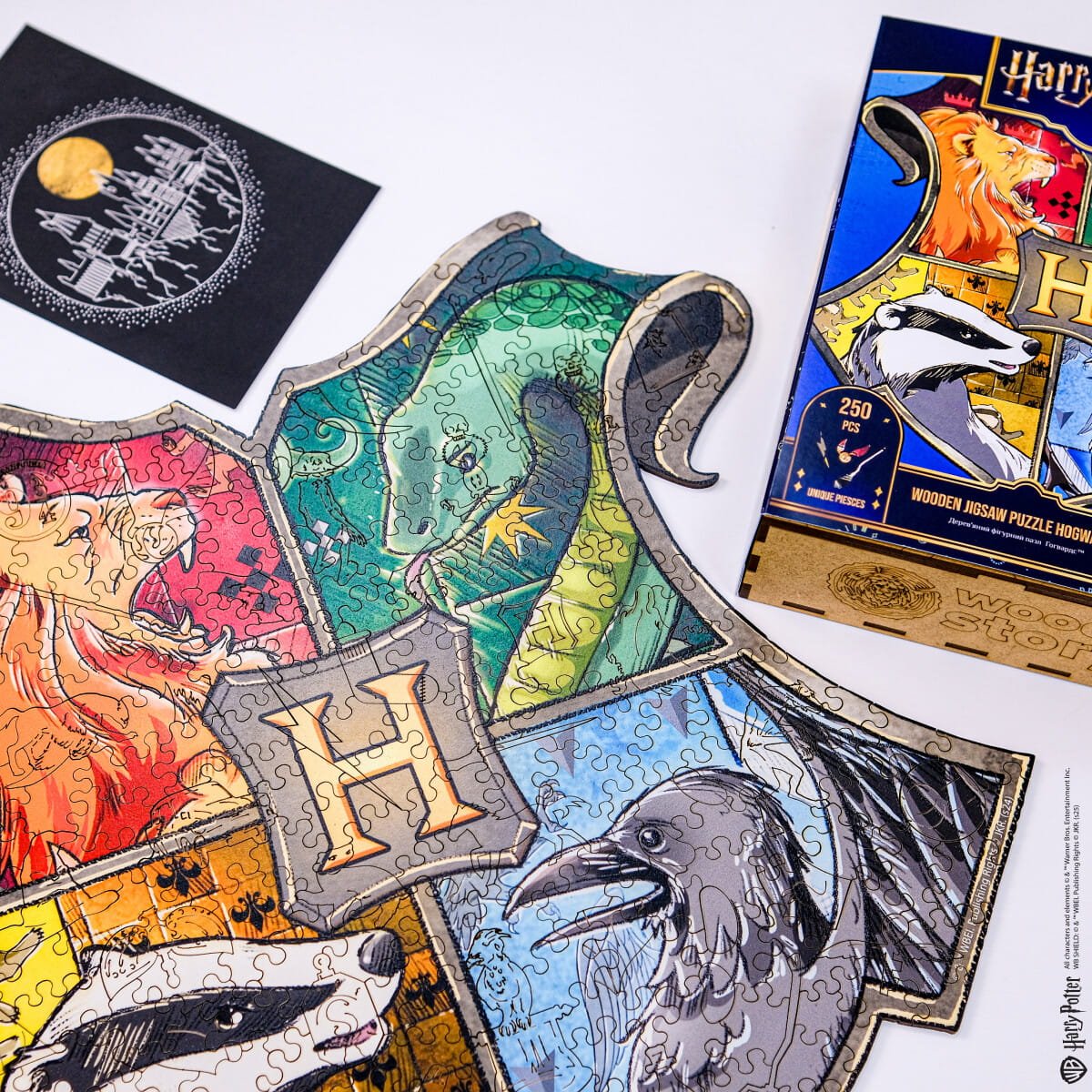 Wooden jigsaw puzzle Harry Potter Hogwarts™ Crest - Woods Story