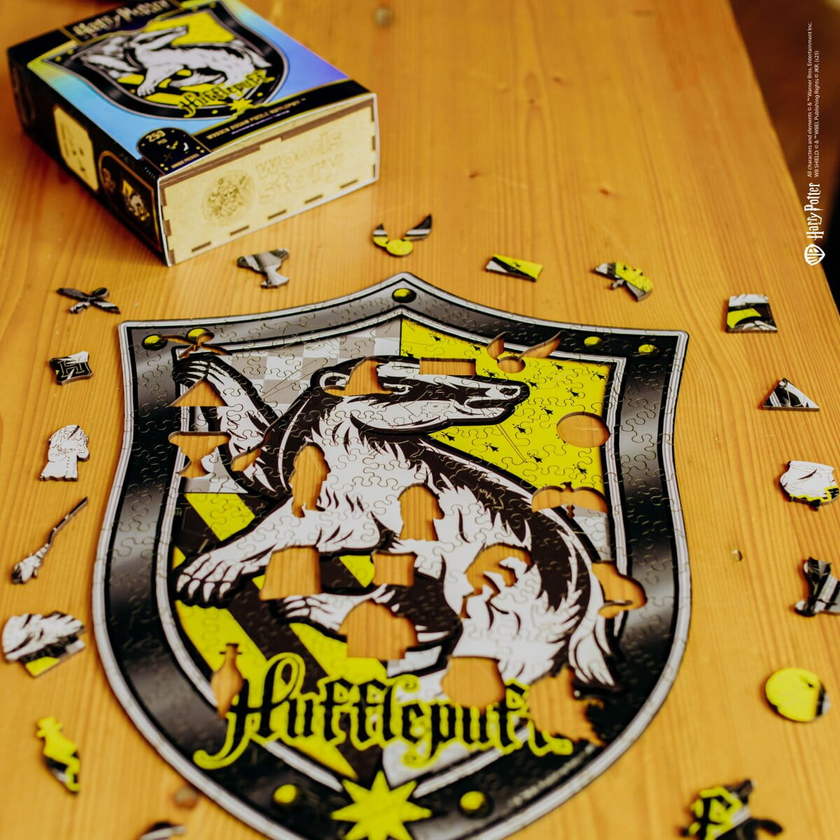 Wooden jigsaw puzzle Harry Potter Hufflepuff™ - Woods Story