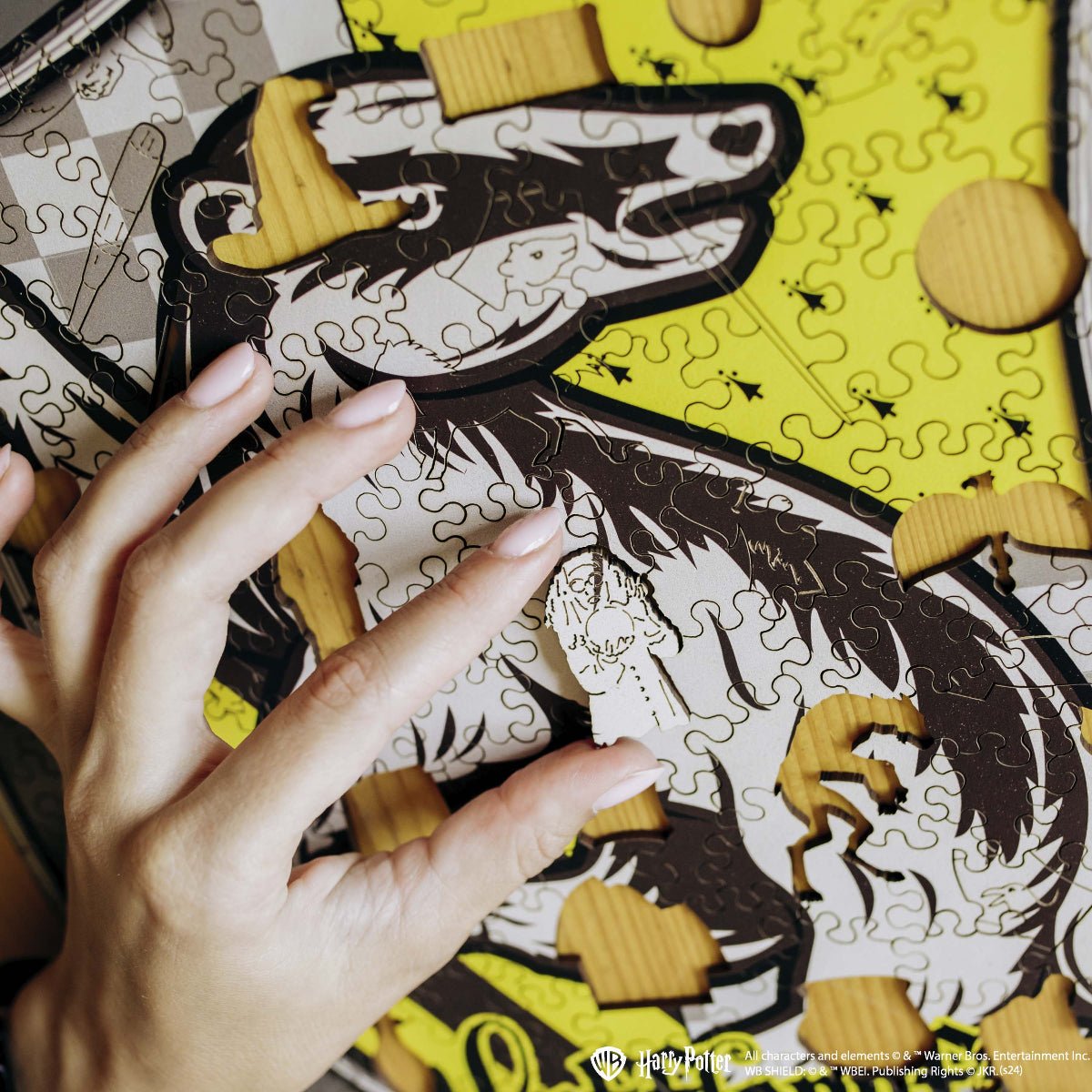 Wooden jigsaw puzzle Harry Potter Hufflepuff™ - Woods Story