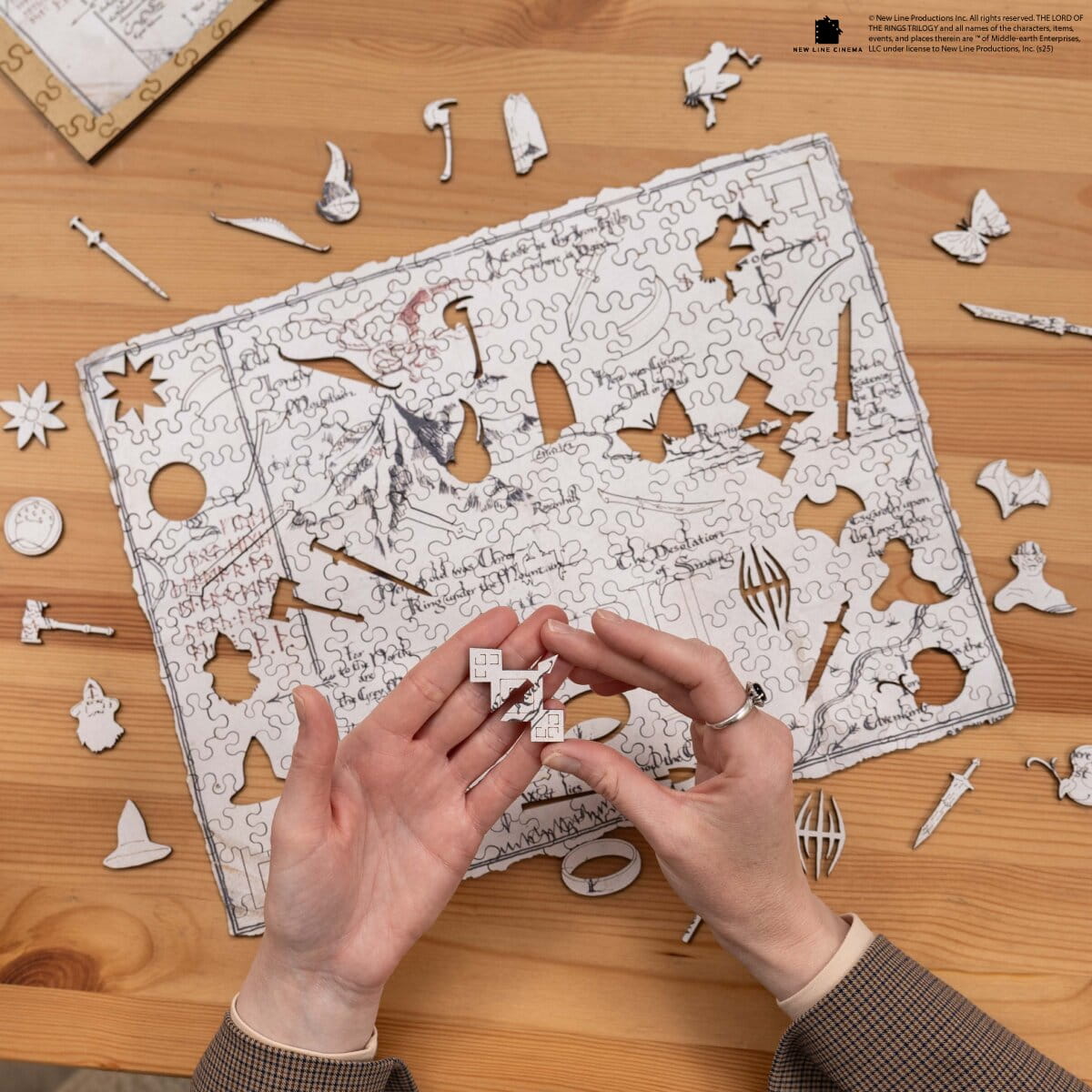 Wooden Shaped Puzzle The Hobbit™ - Map to the Lonely Mountain - Woods Story
