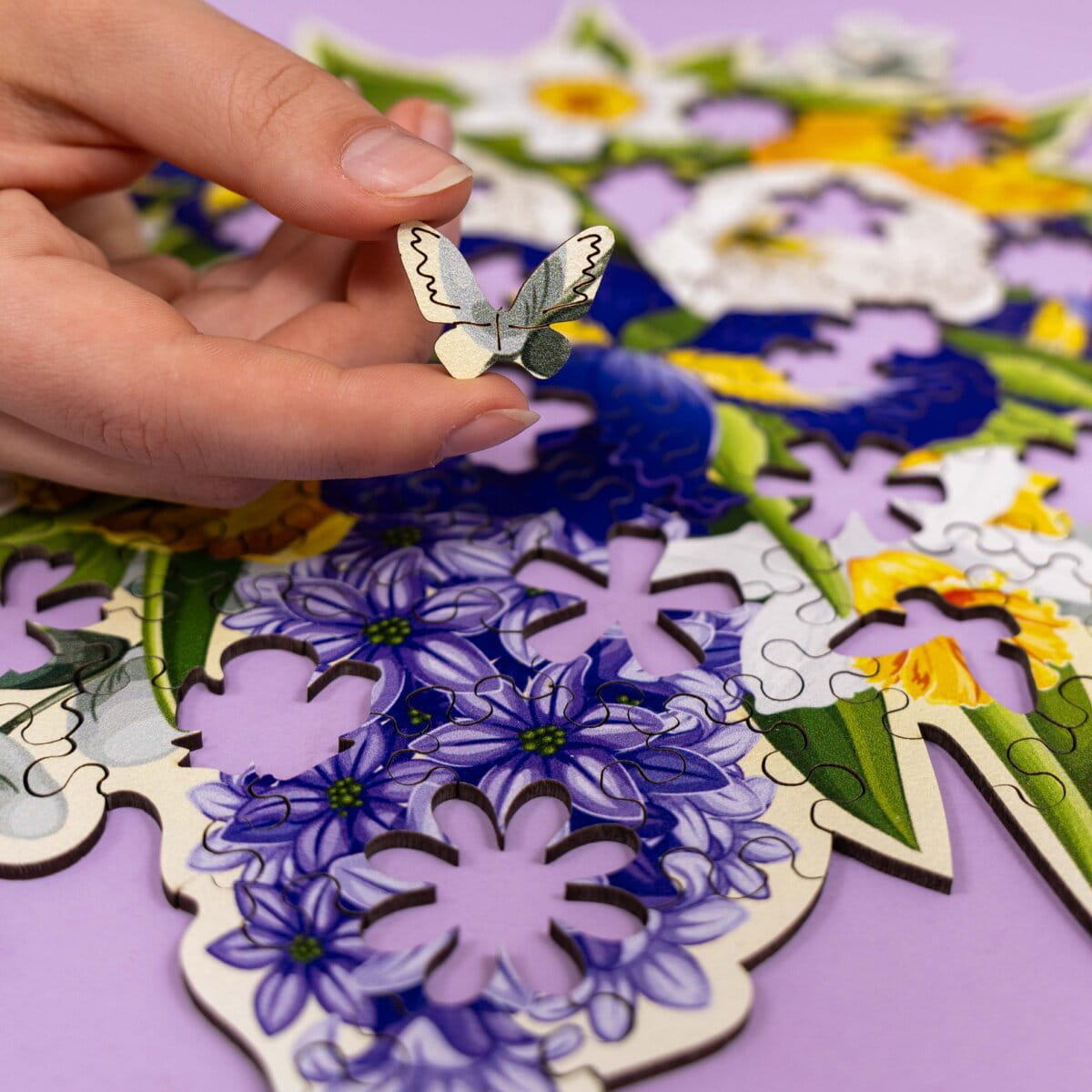 Wooden Flower - Shaped Puzzle - Irises - Woods Story