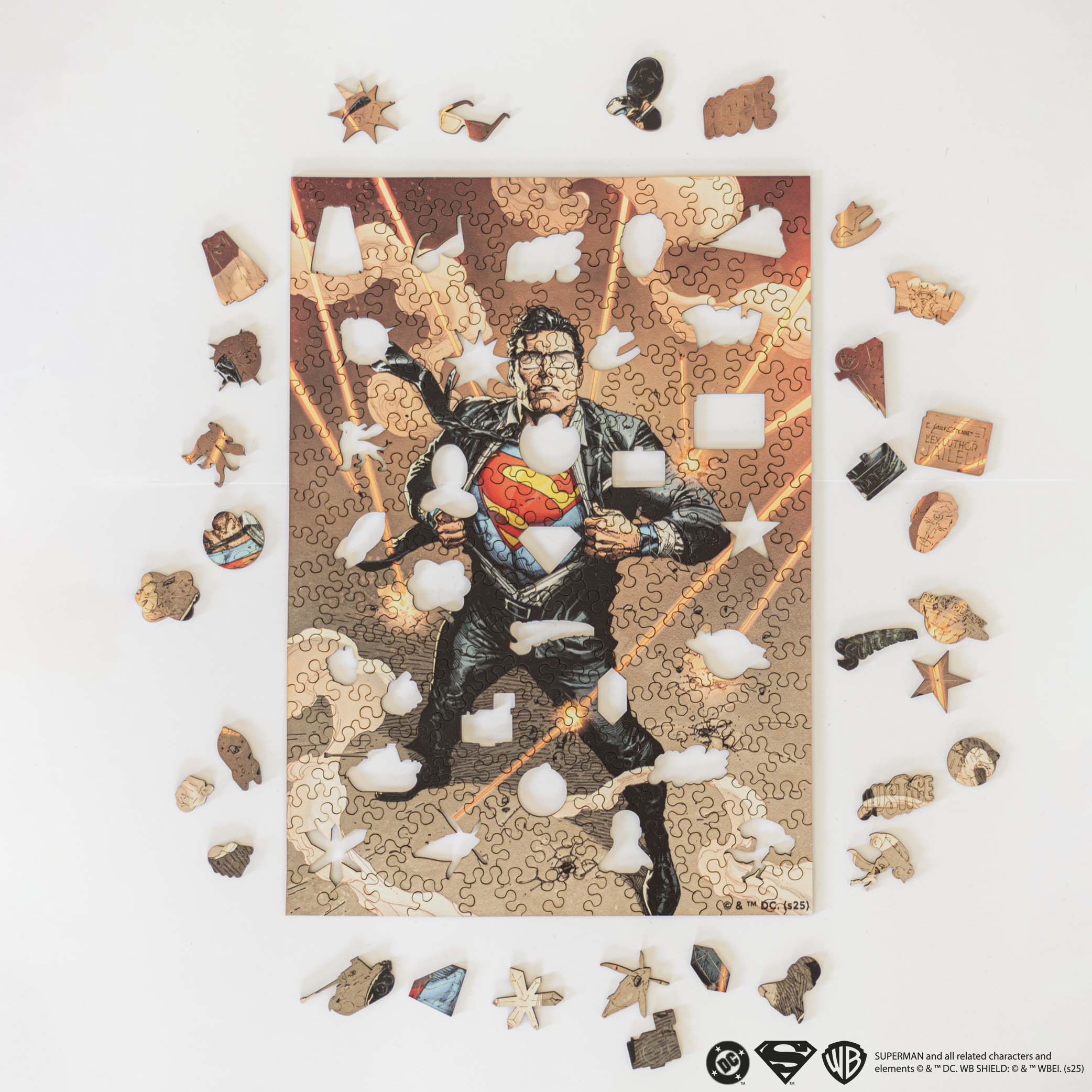 Wooden jigsaw puzzle DC Superman™ – Eye of the Storm - Woods Story