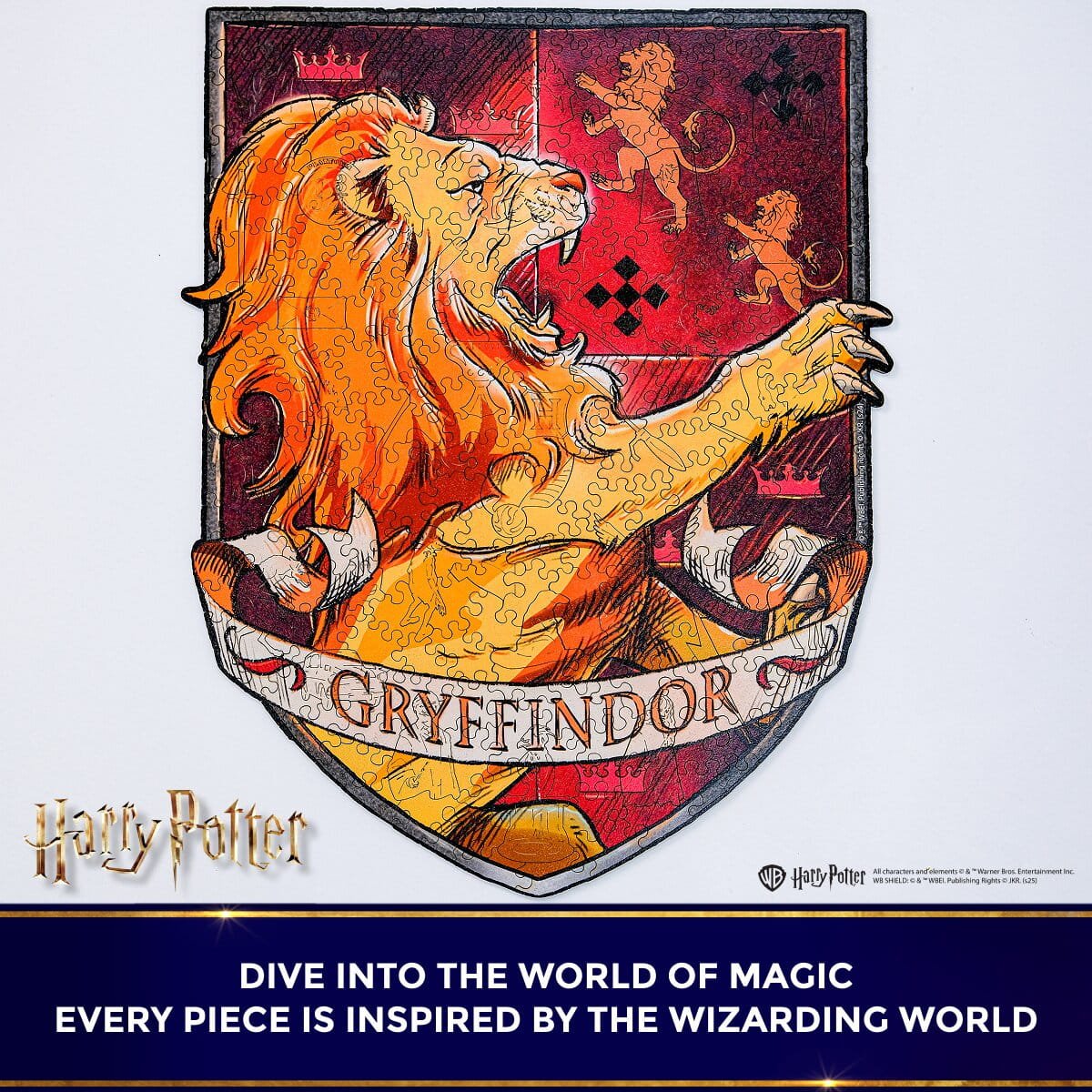 Wooden jigsaw puzzle Harry Potter Gryffindor™ Crest - Woods Story