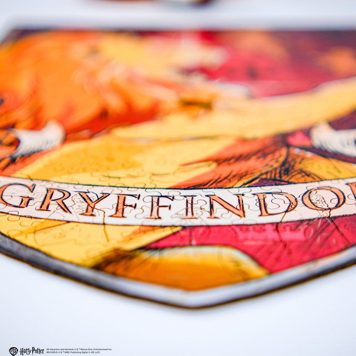 Wooden jigsaw puzzle Harry Potter Gryffindor™ Crest - Woods Story