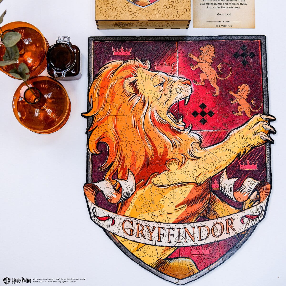 Wooden jigsaw puzzle Harry Potter Gryffindor™ Crest - Woods Story