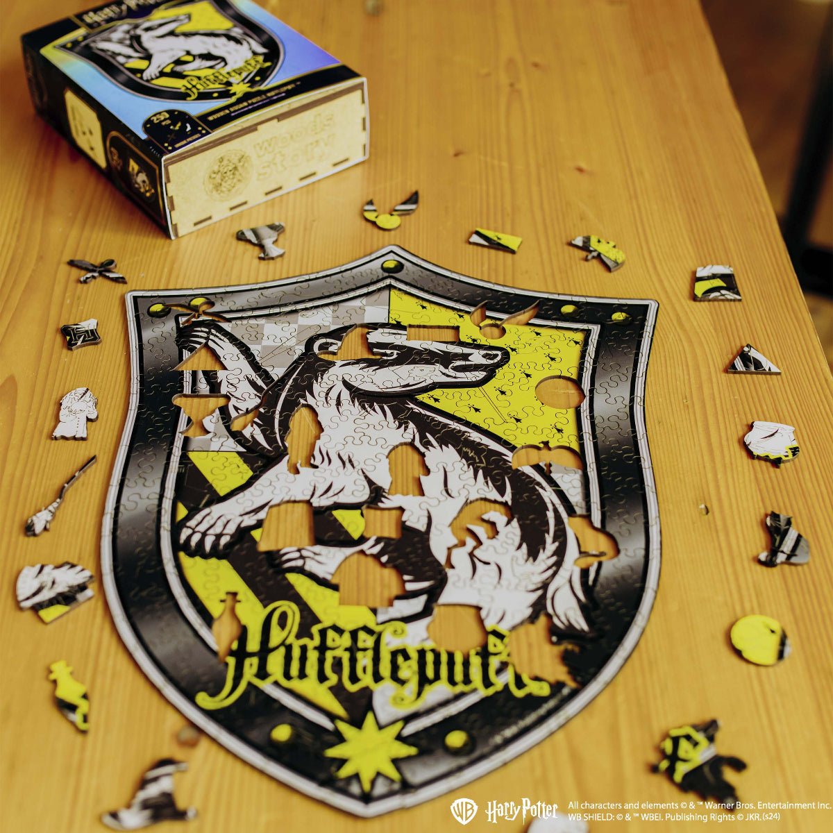 Wooden jigsaw puzzle Harry Potter Hufflepuff™ - Woods Story