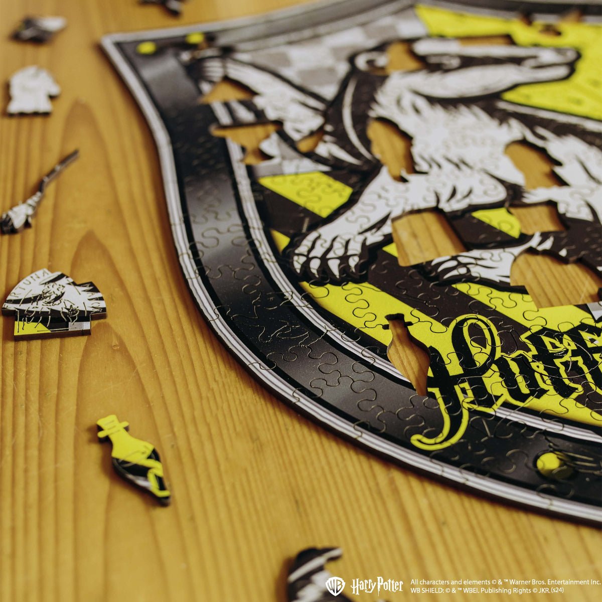 Wooden jigsaw puzzle Harry Potter Hufflepuff™ - Woods Story