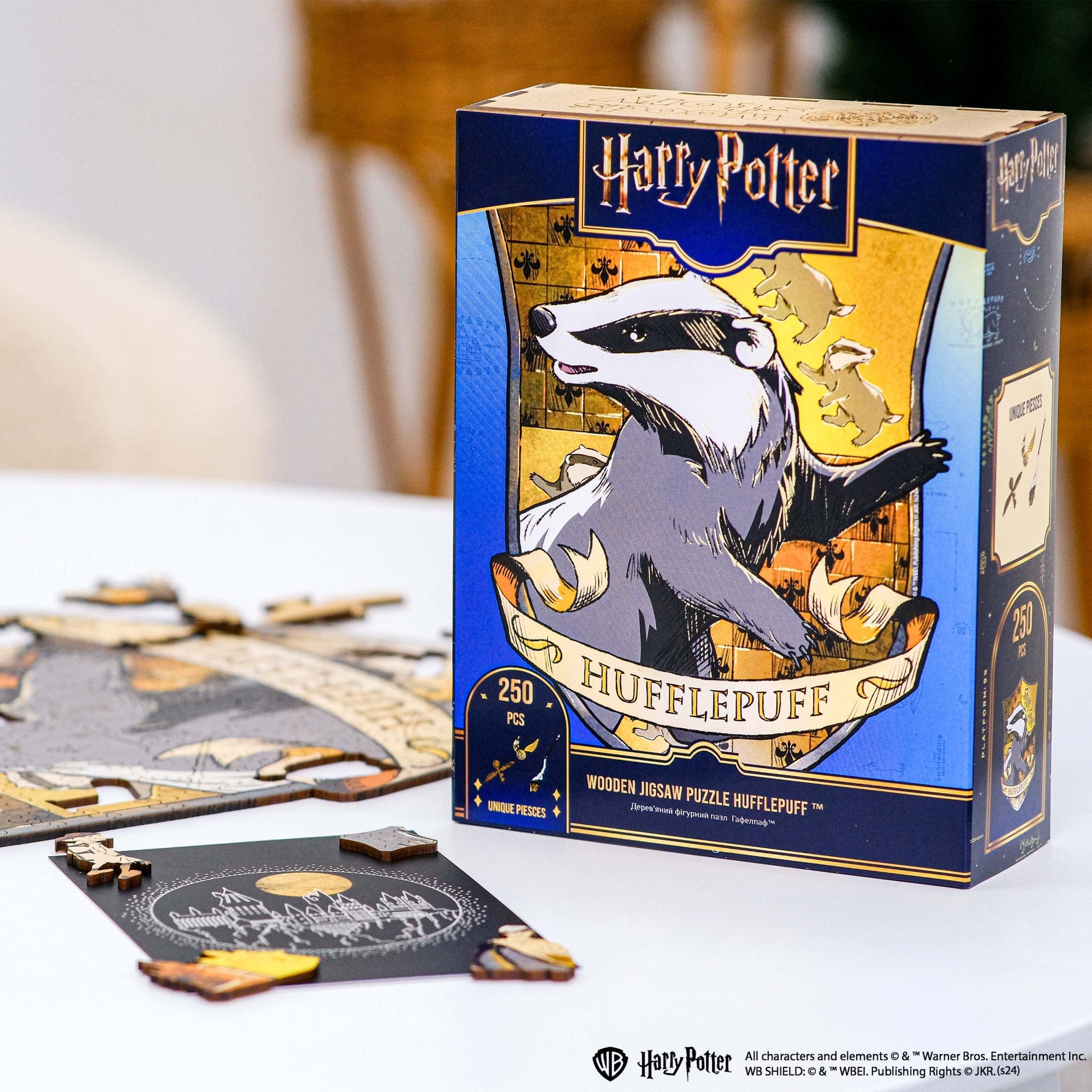 Wooden jigsaw puzzle Harry Potter Hufflepuff™ Crest - Woods Story
