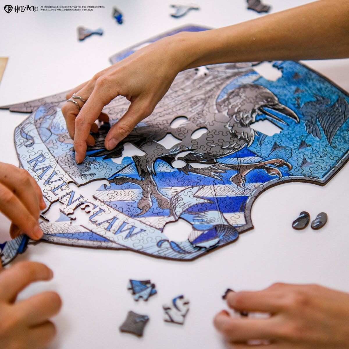 Wooden jigsaw puzzle Harry Potter Ravenclaw™ Crest - Woods Story