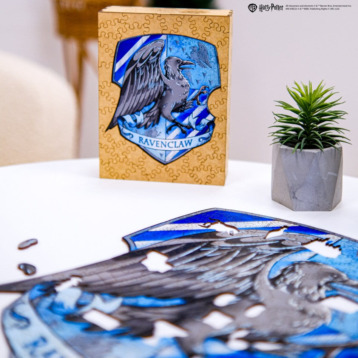 Wooden jigsaw puzzle Harry Potter Ravenclaw™ Crest - Woods Story