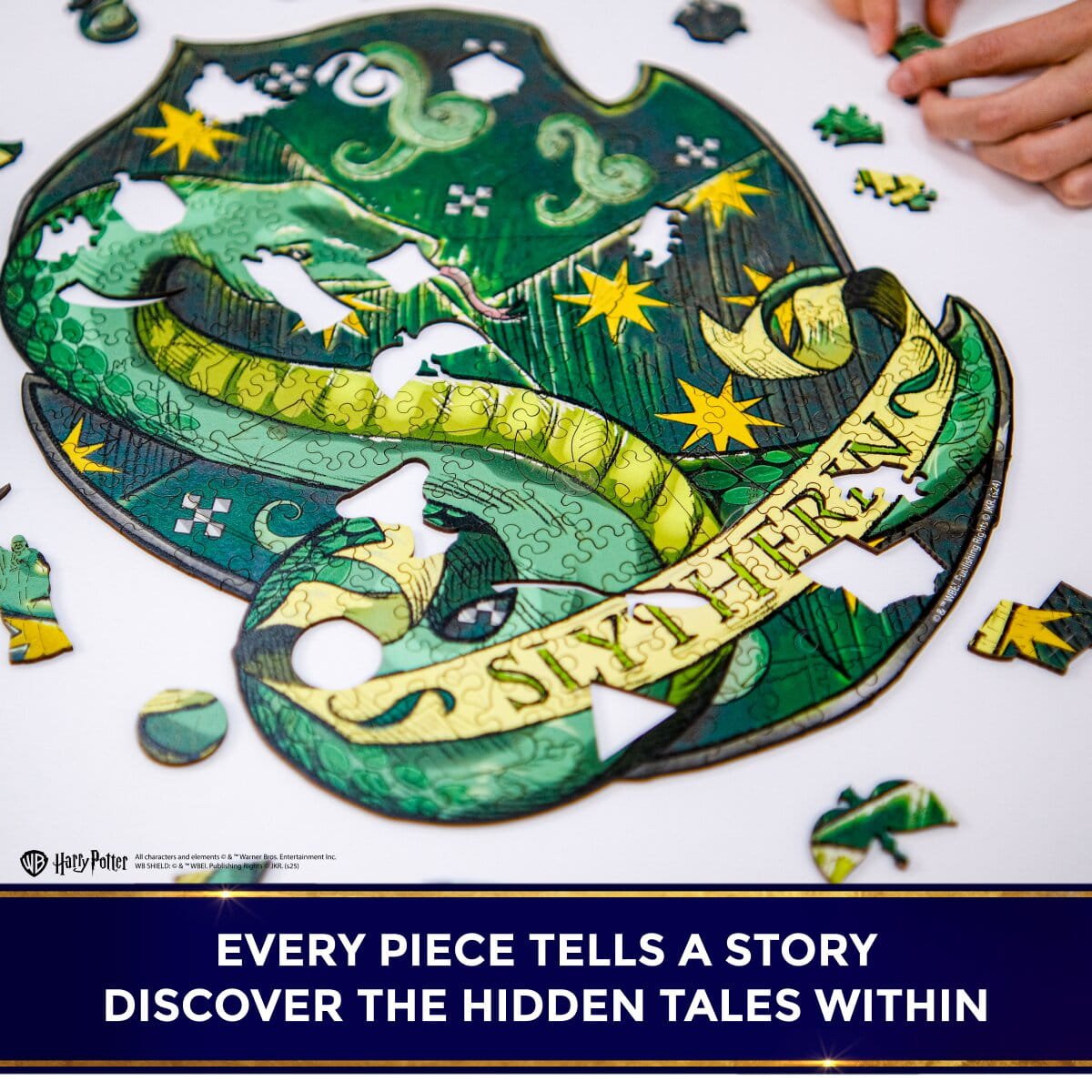 Wooden jigsaw puzzle Harry Potter Slytherin™ Crest - Woods Story